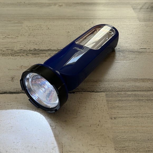 COPY - BRAND NEW! 2-in-1 Handheld Multi-use Flashlight with 180° adjustable LED… - Picture 9 of 15